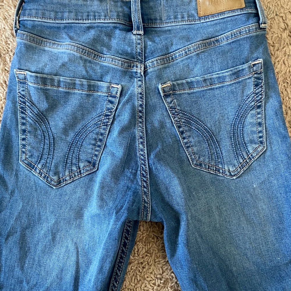 Hollister Women's Medium Wash High Rise 2S Skinny Jeans - Picture 5 of 8